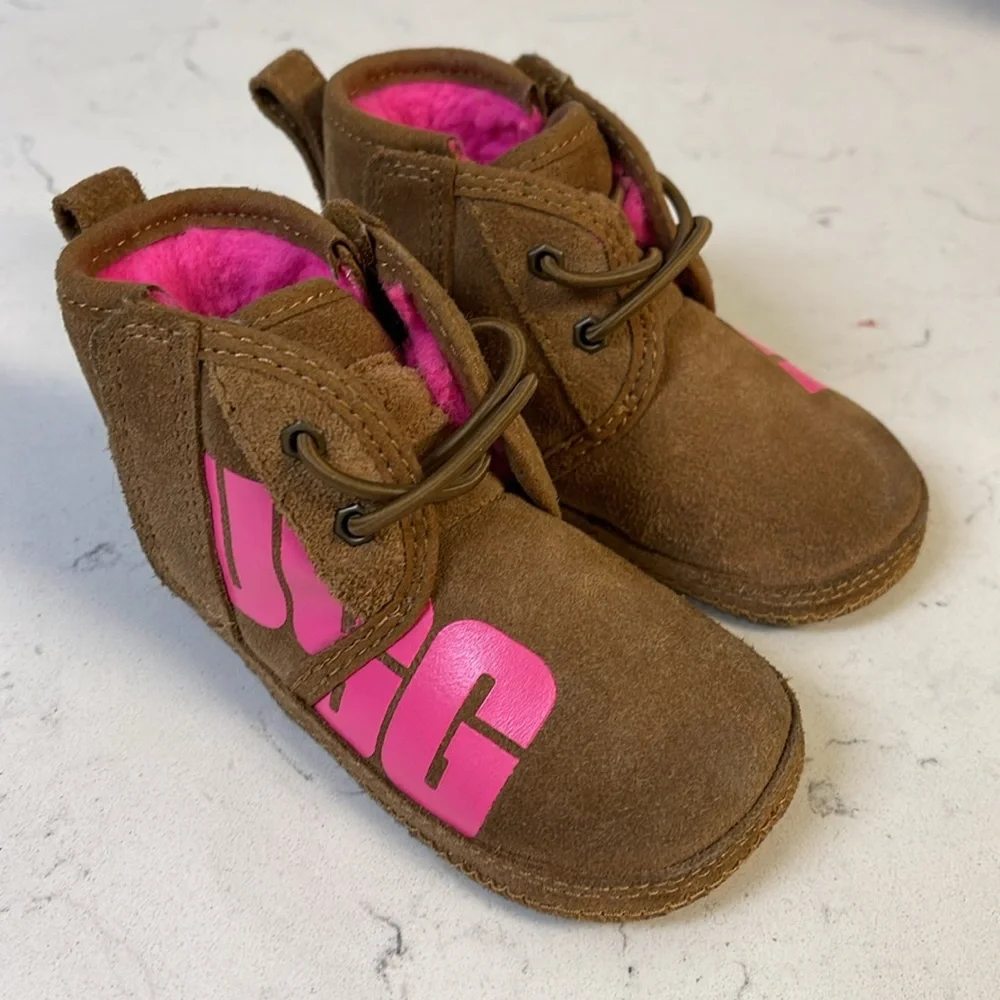 UGG Infant's Neumel Chopd Suede Classic Pink Size 5/6